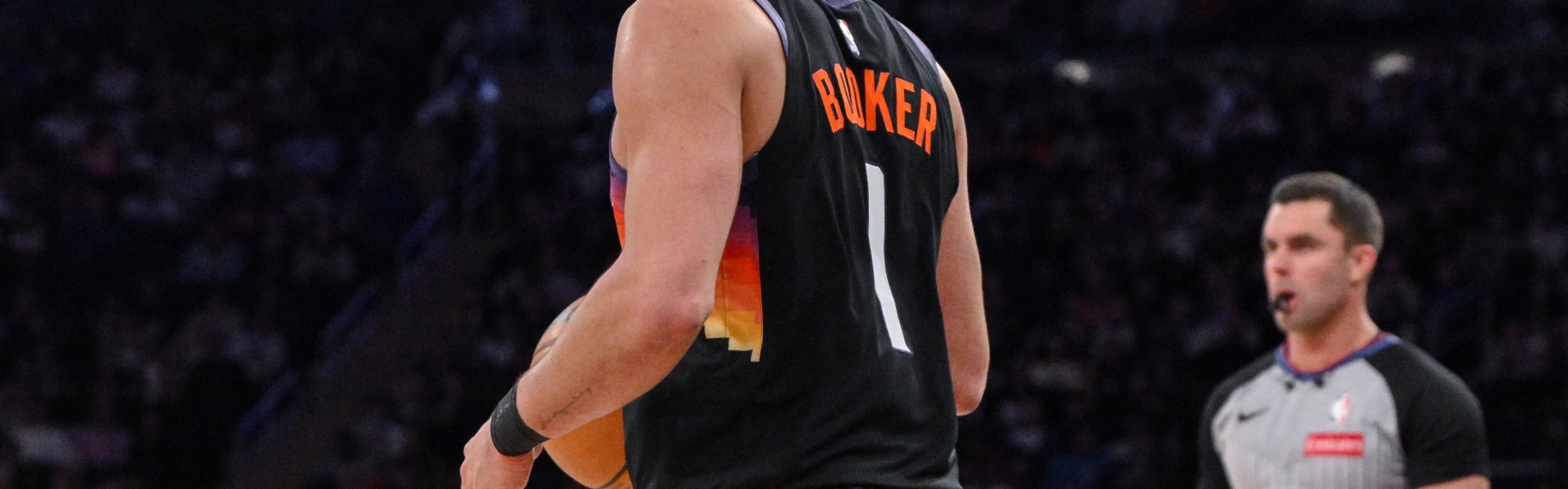 马威：布克今天训练状态相当不错 他回归会让所有人打得更轻松