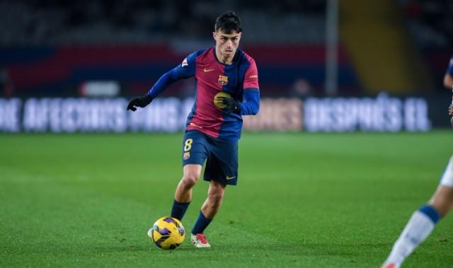 皇冠体育注册-佩德里打造完美球员：右脚内马尔 左脚梅西 射门&amp;头球C罗