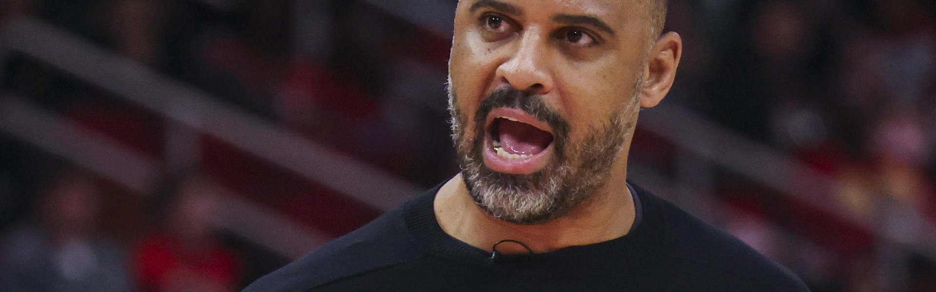 乌度卡谈获胜：三节末四节初的5-6分钟定胜势 期间我们打得很努力