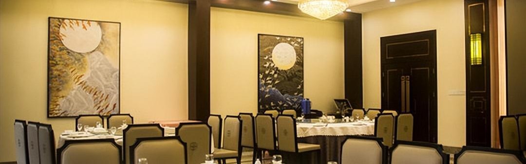 皇冠体育平台-昨天同学聚会，通知28人，实到9人，不愿参加的人内心要过这道坎